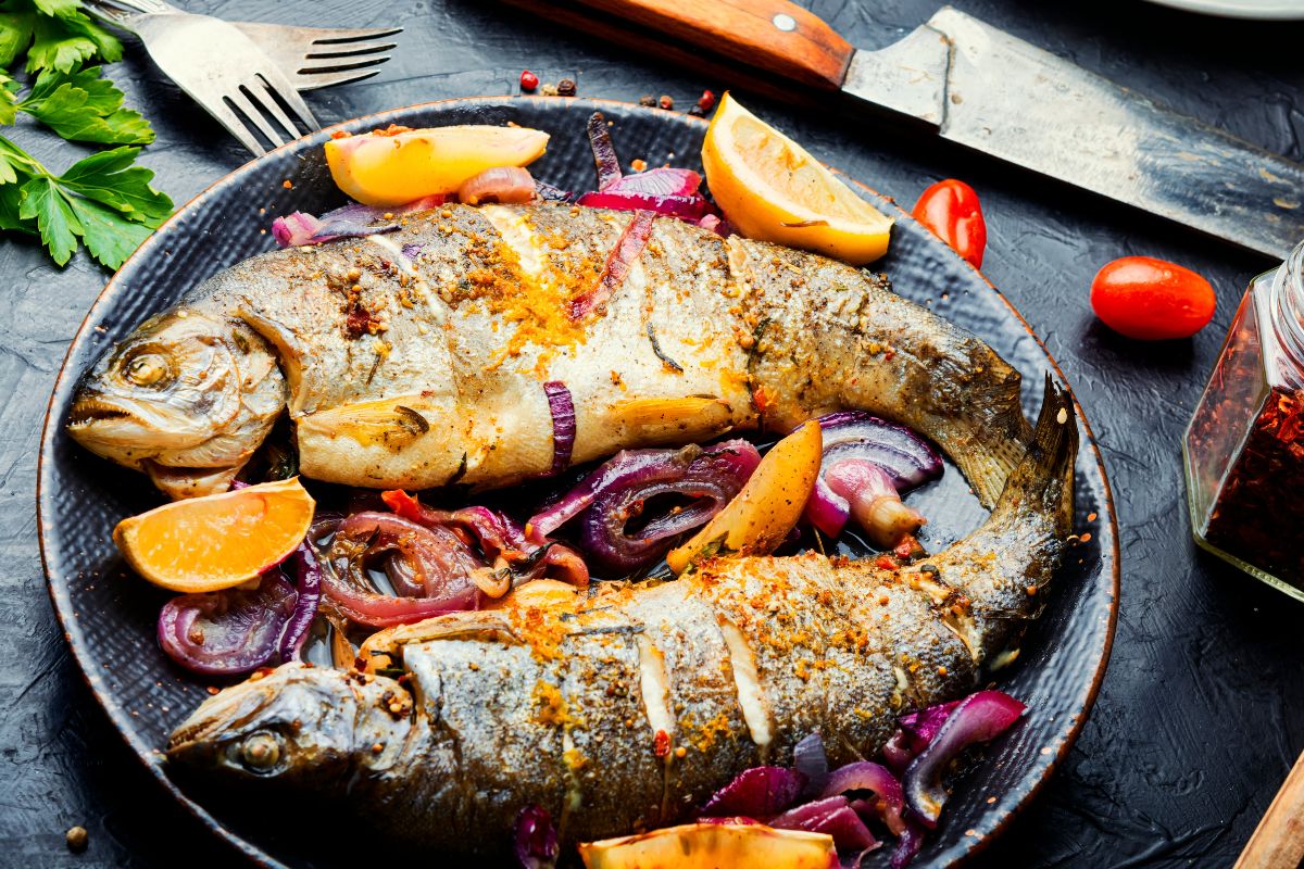 Midday Meals That Don’t Fight Your Skin