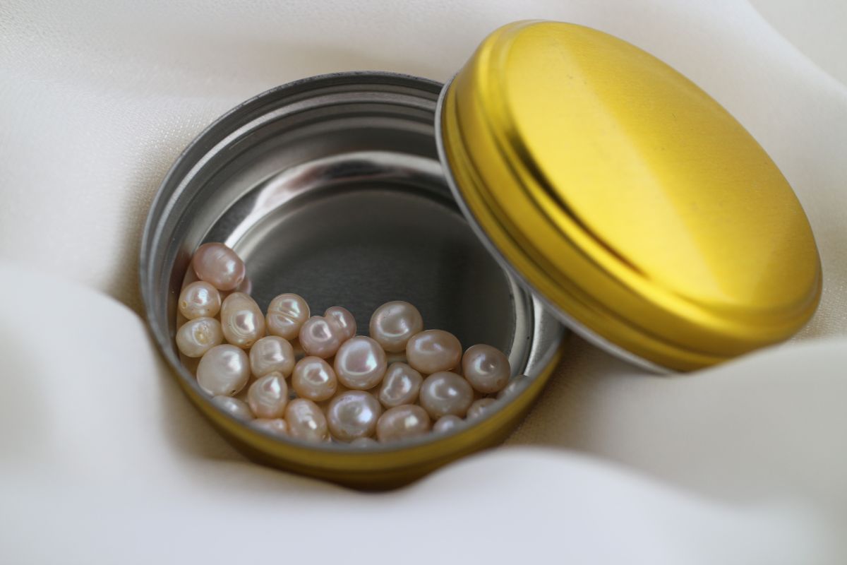 How to Store Pearls Safely